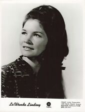 LAWANDA LINDSEY VINTAGE 8x10 Photo COUNTRY MUSIC picture