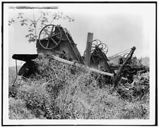 Photo:Abandoned French machinery, Panama Canal picture