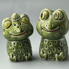 VTG Flirty Frogs Salt & Pepper Shaker Set w/Stoppers MCM Kitsch Green Ceramic picture