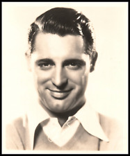 Hollywood HANDSOME ACTOR CARY GRANT PORTRAIT 1930s STYLISH POSE  Photo 756 picture