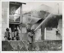 1981 Press Photo Firefighters battle fire in South St. Petersburg's homes picture
