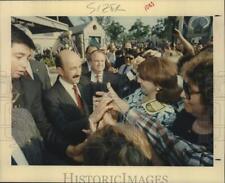 1991 Press Photo Carlos Salinas De Gotari at San Antonio's Guadalupe Plaza picture