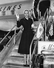 1955 GRACE KELLY AT LOS ANGELES AIRPORT  Photo  (160-D ) picture