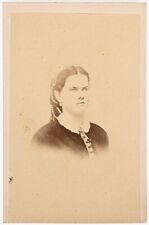 ANTIQUE CDV CIRCA 1860s S.L. LONG GORGEOUS YOUNG LADY IN DRESS KEITHSBURG ILL. picture