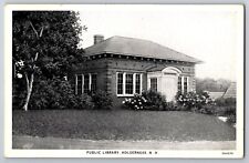 POSTCARD NH PUBLIC LIBRARY HOLDERNESS NEW HAMPSHIRE EXTERIOR VIEW VINTAGE C1945 picture