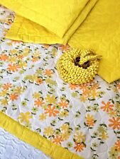 Vintage 1960s'70s Quilted Throw Travel Blanket Flower Power 39