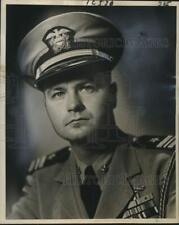 1950 Press Photo Lieutenant Commander Thomas B. Dengre, Jr. in Portrait picture