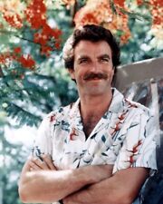 Tom Selleck  Magnum P.I.  1980's 11x14 Glossy Photo picture