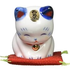 japanese ceramic maneki neko lucky cat bowing blue and white Yakushigama kawaii  picture