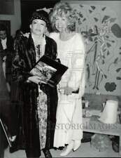 1989 Press Photo Jackie Stallone, Georgia Holt at CAZ Gallery in West Hollywood picture