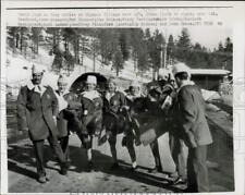 1960 Press Photo British Olympic team arrives at Squaw Valley, California picture