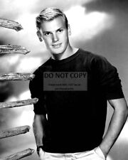 ACTOR TAB HUNTER - 8X10 PUBLICITY PHOTO (DD351) picture
