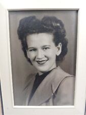 c.1950s Hays Kansas Coif Young Friendly Smile Studio Vintage Cabinet Card Photo picture