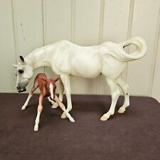 Breyer #1175 Susecion and Le Fire Arabian Nuzzling Mare and Newborn Foal picture