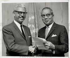 1966 Press Photo U.N.'s U Thant Gets Letter from President Johnson, New York picture