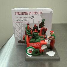 Department 56 City Wreath Seller #4020944 Christmas in the City Figurine OOP picture