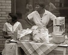 1935 African American Women Selling Cake on Sidewalk Photo  (230-z) picture
