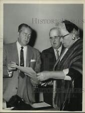 1959 Press Photo Bob Laffin reviews papers with Joseph Gilmartin and Mary Marcy picture