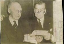 1944 Press Photo Robert Doughton and Wesley Disney hold copies of speeches in DC picture