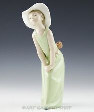 Lladro Figurine CURIOUS GIRL WITH STRAW HATS #5009 Retired Mint picture