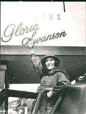 Gloria Swanson plays herself - the big diva - i... - Vintage Photograph 2530001 picture