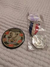 1935 SILVER JUBILEE KING GEORGE V & QUEEN MARY MEDAL & Mirror Near Mint  picture