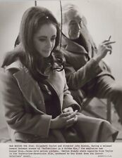 Elizabeth Taylor + John Huston in Reflections in a Golden Eye (1967) Photo K 423 picture