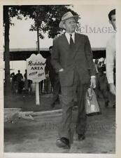 1953 Press Photo Justice William O. Douglas in D.C. for Special Court Session picture