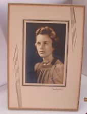 1920-30s Large Tri-Fold Cabinet Card of Young Woman - A10 picture