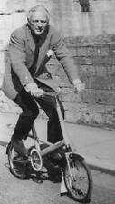 British inventor Alex Moulton riding one collapsible Moulton Mi- 1963 Old Photo picture
