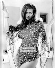VALERIE LEON ENGLISH ACTRESS PIN UP - 8X10 PUBLICITY PHOTO (BT028) picture