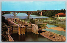 Vintage Postcard MN Minneapolis U. S. Government Dam and Locks Ford Bridge picture