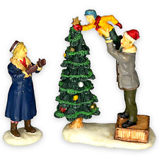 LEMAX THE CHRISTMAS STAR 1999 SET OF 2 VILLAGE FIGURINES TRIMMING TREE 92322 picture