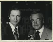 1981 Press Photo Al McGuire and Dick Enberg, college basketball commentators picture