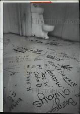 1983 Press Photo Toilet inside the Kootenai County Jail - spa67726 picture