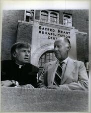 1979 Press Photo Father Quinn Rowan Rowan Scared Heart picture