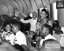 ELLA FITZGERALD w/ CHICK WEBB'S BAND @ THE SAVOY BALLROOM - 8X10 PHOTO (OP-674) picture