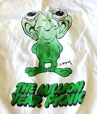 Vintage THE MILLION YEAR PICNIC Green Martian WOOD Graphic Tee Size SMALL picture