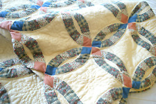 VINTAGE Double Wedding Ring QUILT COVERLET TWIN Pastels Cream PLAID & FLORAL picture