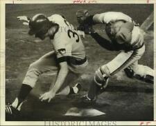 1974 Press Photo Astros' catcher Milt May tags Cubs' Bill Bonham at home for out picture