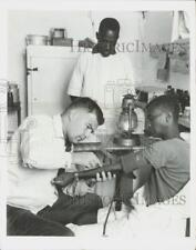 1966 Press Photo Dr. David Hutchinson instructs on blood donation in Ethiopia picture