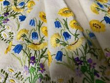 STUNNING 'FAIRISTYTCH' WILD MEADOW FLOWER CIRCLE HAND EMBROIDERED TABLECLOTH picture