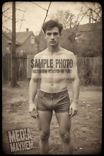 Shirtless man wearing short jeans Bulge Print 4x6 Gay Interest Photo #162 picture