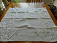 L-24 VINTAGE COTTON TABLECLOTH WITH SPRING DAISY EMBROIDERY picture