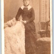 c1870s Ingersoll, Ont Lady Woman CDV Photo Card Fur EH Hugill Ontario Canada H36 picture