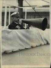 1927 Press Photo Captain Theodore Van Beek of the S.S. President Harding, which picture