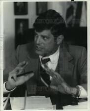 1983 Press Photo Dan Crane of the U.S Congress 19th Distict during a meeting picture