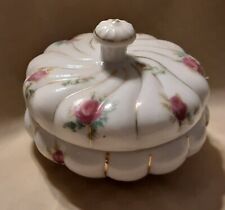 Beautiful Vintage Covered Porcelain Trinket Box W/Roses, 52/251 picture