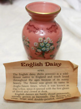 1982 Franklin Mint Flowers of the Victorian Year Mini Vase Daisy April -Insert picture