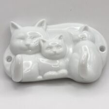 Vintage AVON White Cat Kittens Figurine Ceramic Key Holder Hook Wall Plaque picture